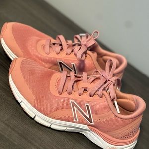 New Balance Women's WX711PS3 Cross Trainer Dusted Peach/White 5.5